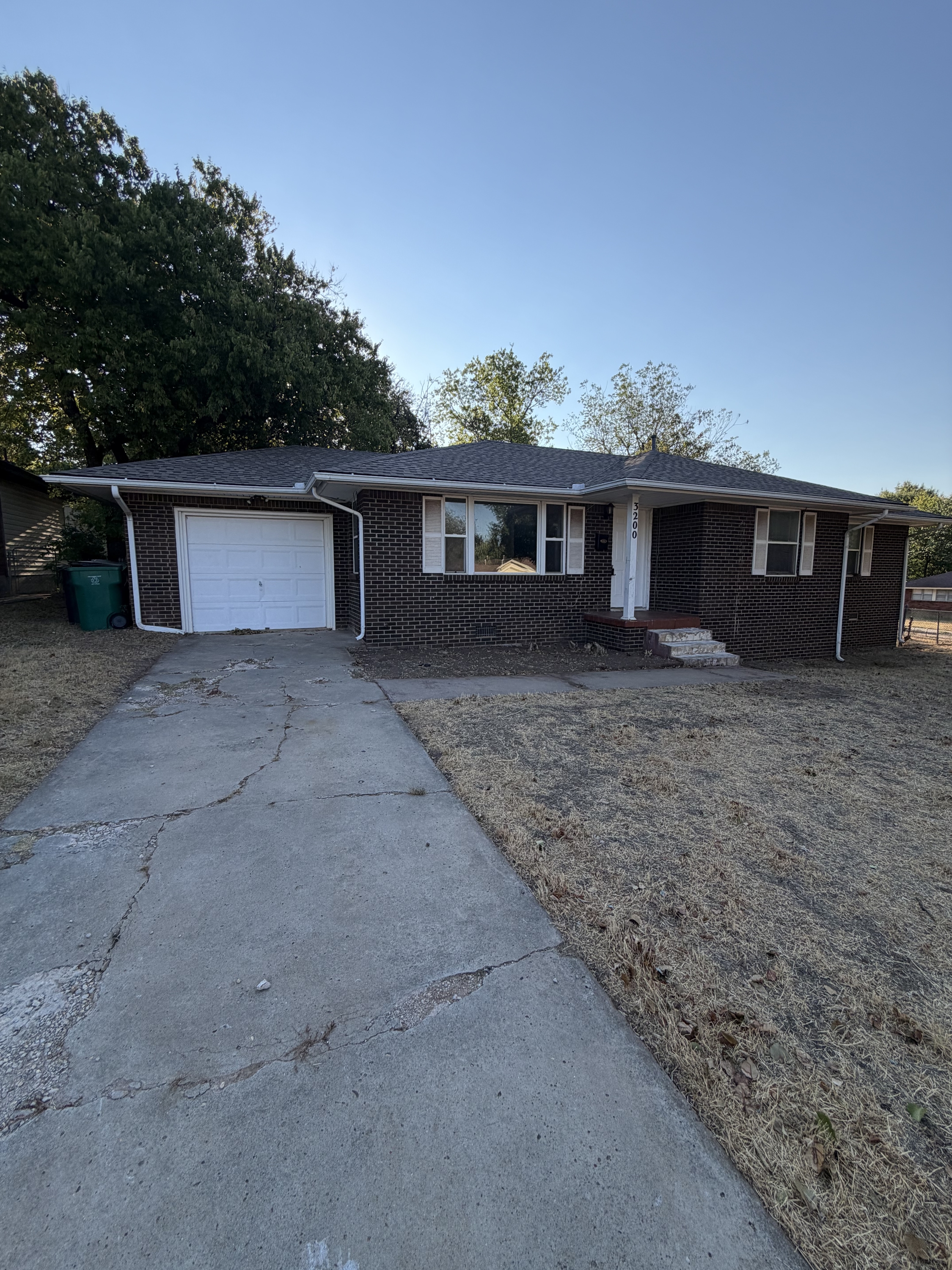 3200 Lyon Boulevard