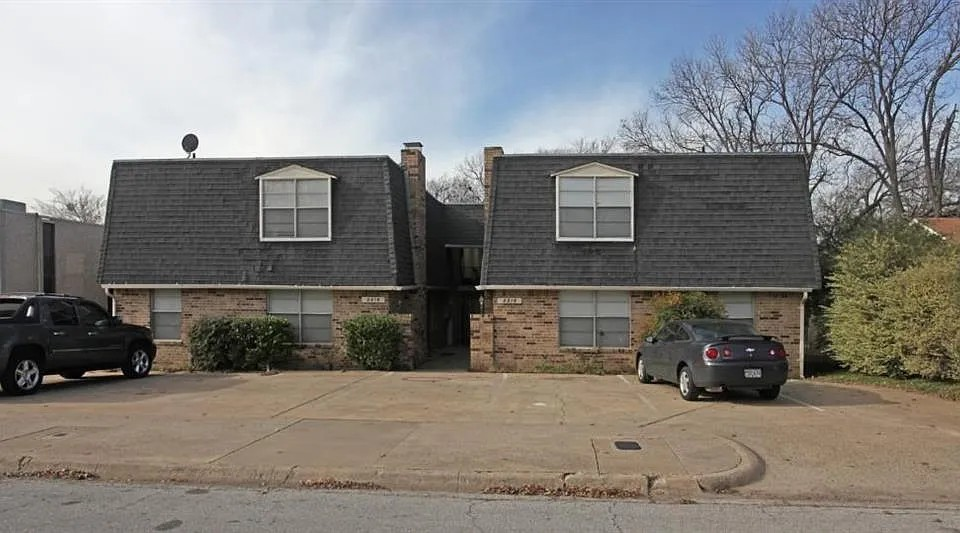 3319 Crites Street - 1